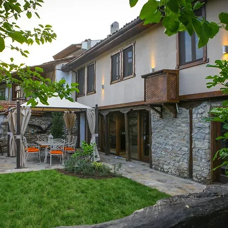 Lora * Veliko Tarnovo