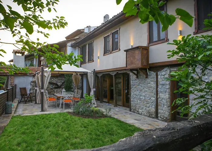 Lora * Veliko Tarnovo